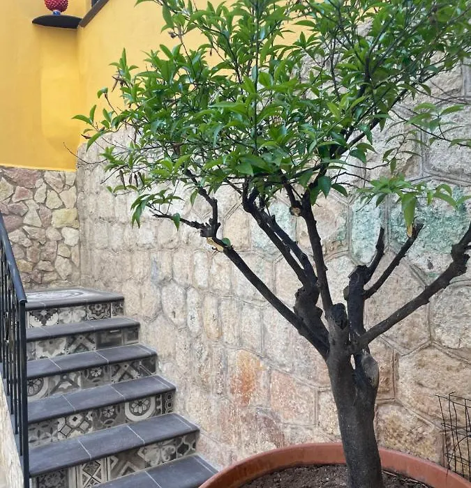 Casa Vacanze Donna Pina-1