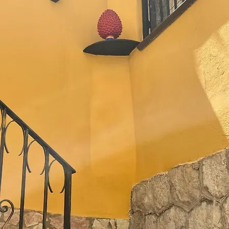 Casa Vacanze Donna Pina-2